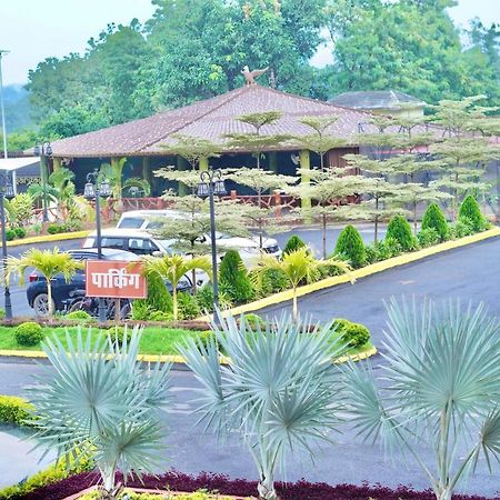 Sargawa The Palace Resort أمبيكابور المظهر الخارجي الصورة