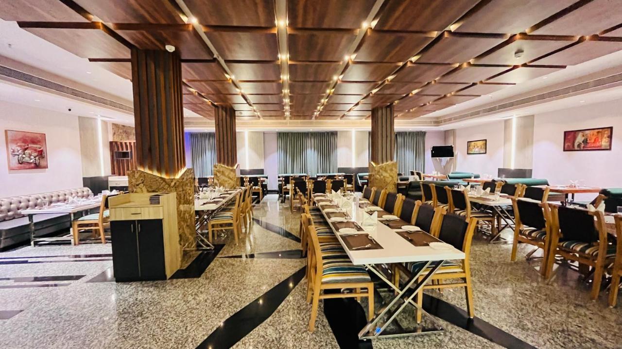 Sargawa The Palace Resort أمبيكابور المظهر الخارجي الصورة